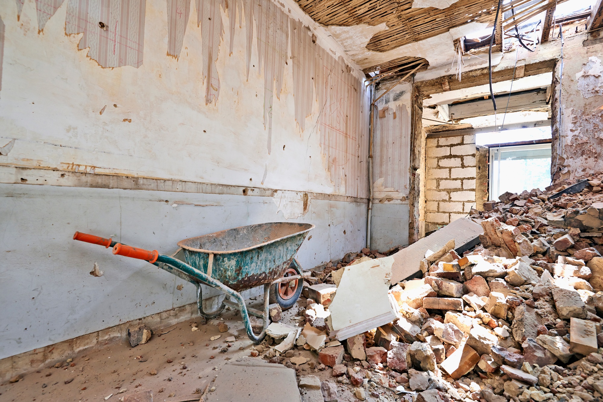 Manual or selective demolition